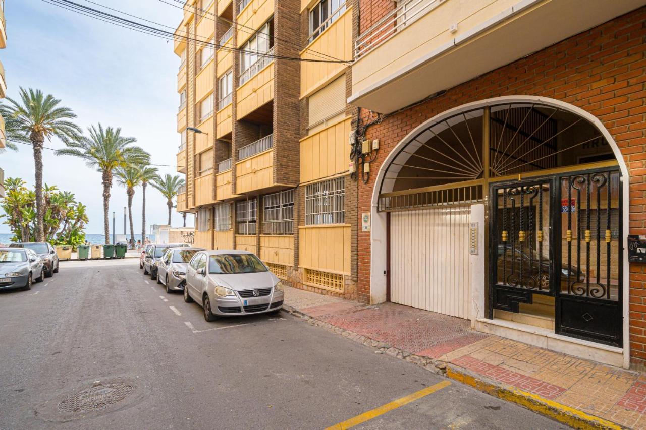 Casa Terra: Apartment 50 Meters From The Beach Torrevieja Exterior foto